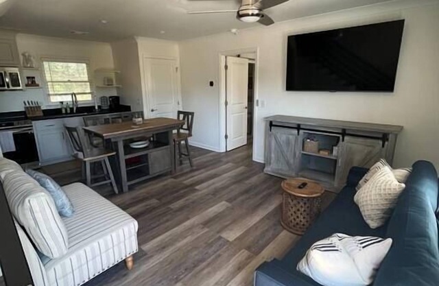 Gameday Comfort, 2br/2ba, 5 mins walk to Stadiums!