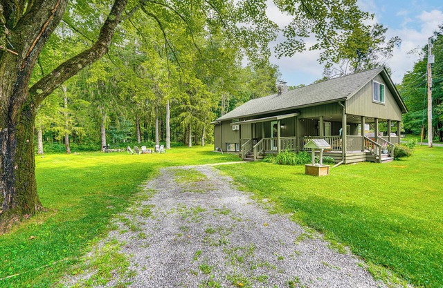 Games & Outdoor Entertainment: Upstate Family Home