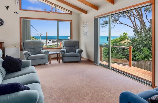 Games room, 250mtrs to beach, spacious, comfy beds
