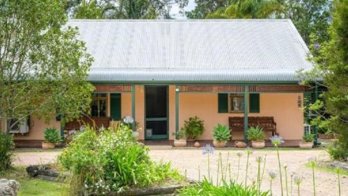 'gams Road Retreat'