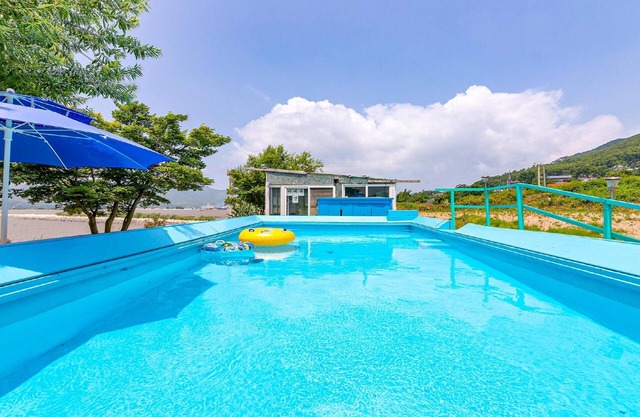 Ganghwa Badatgashimteo Pension
