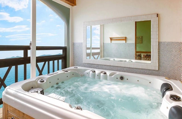 Ganghwa Hana & Alice spa Pension