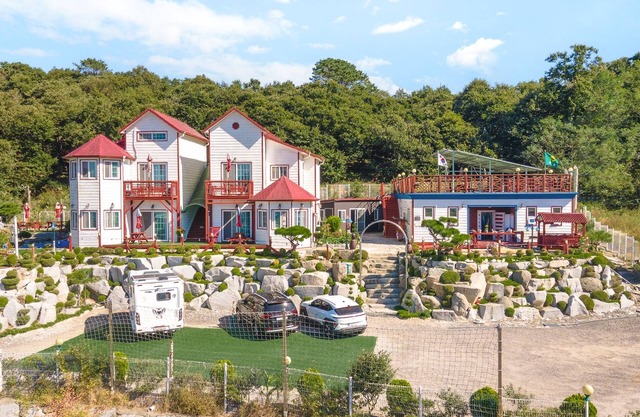 Ganghwa Punggyung Gryujineon zip Pension