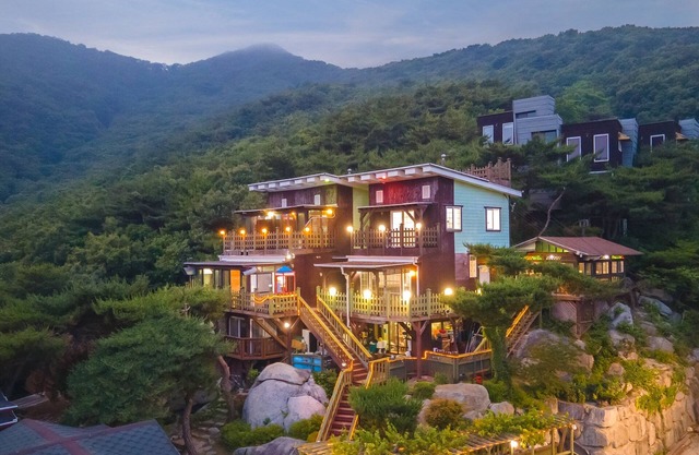 Ganghwado Gureumwi Sanchaek Pension