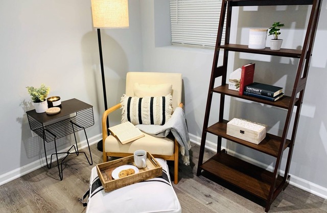 Garden 1BR Condo W/ Free Parking & Comfy Double Bed