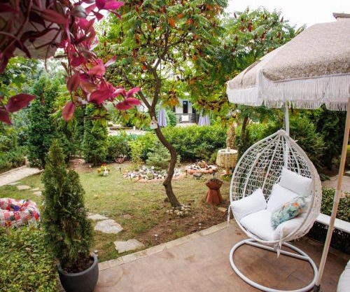 Garden apartment Aspen Suites A008