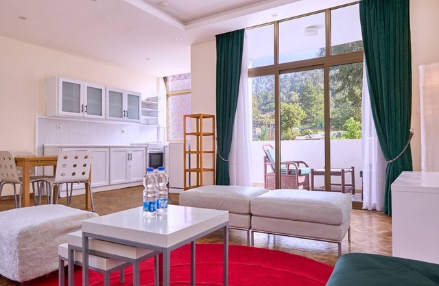 Garden Hills Hotel