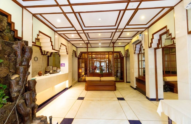 Garden Hotel