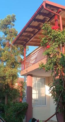Garden House Rustic Apartment