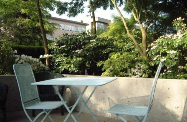 Garden level condo in chic & central #southgranville