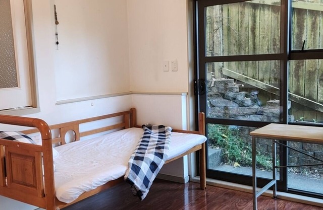 Garden & Skytower view unit with 3 bedrooms 2 bathrooms in Newmarket area
