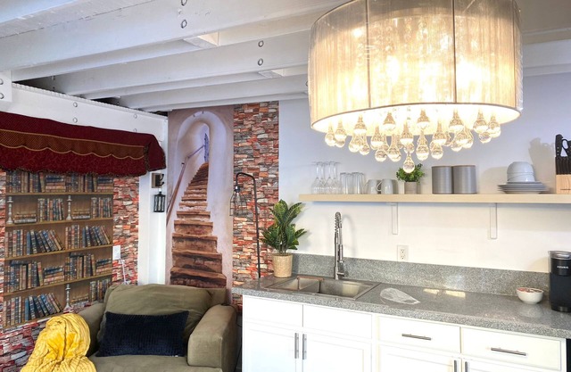 Garden Suite in Gardena - 10 min to Beach and LAX