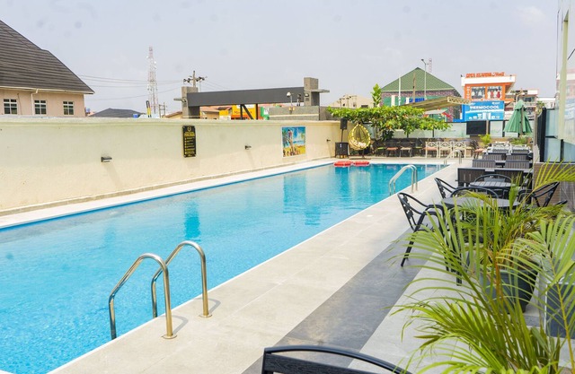 Garden Top Hotel Festac