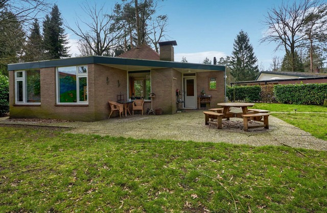 Bungalow con vistas al jardín en Baarle-Nassau con piscina