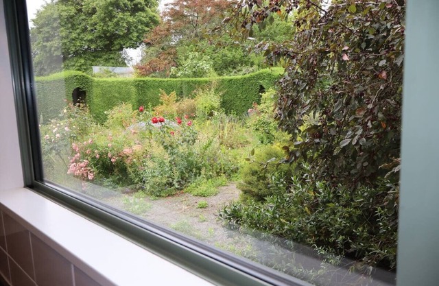 Garden View Country Cottage
