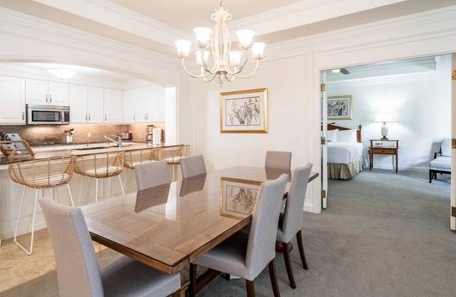 Garden View Residence 103 Located at The Ritz-carlton by Redawning