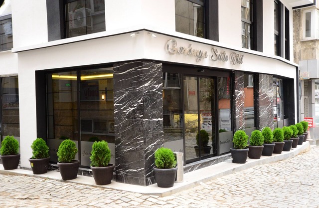 Gardenya Suit Hotel