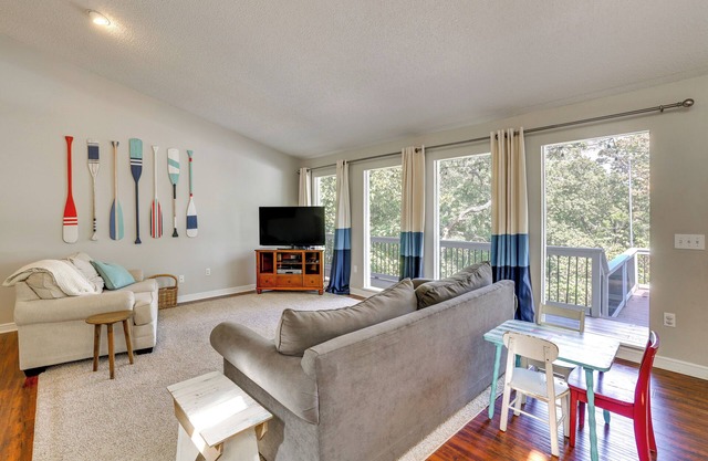 Garfield Vacation Rental w/ Beaver Lake Access!