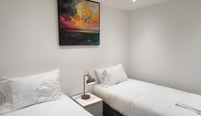 Garland Stylish Apartment 1 in Greater London