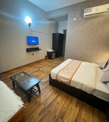 Garnet suites at omaxe enternity