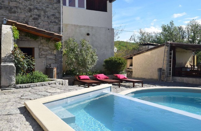 Casa en Lanas con piscina climatizada