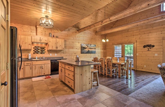Garrison Golf Course Townhome: 1 Mi to Lake!