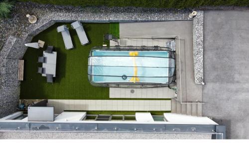 Gartenloft mit Pool