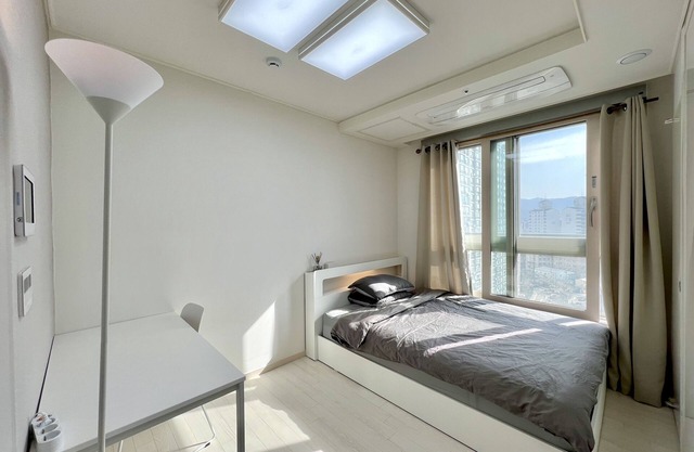Gasan Digital Bright & Modern Private Studio #Cityview #Sunset