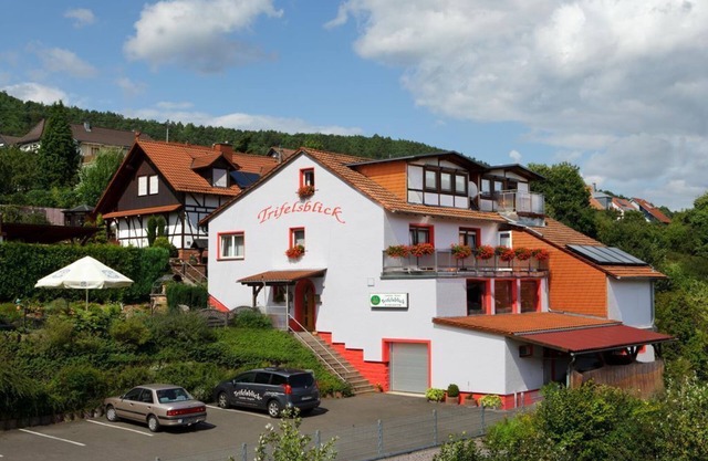 Gasthaus Trifelsblick - Habitación doble con ducha / WC