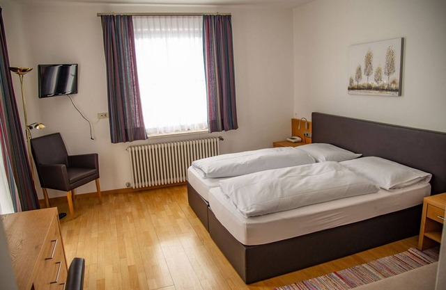 Gasthof Kirchsteiger 'Zimmer 2' con vistas al lago, terraza compartida y Wi-Fi