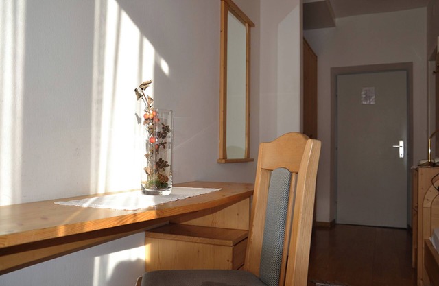 Gasthof Kirchsteiger 'Zimmer 10' con vistas al lago, terraza compartida y Wi-Fi