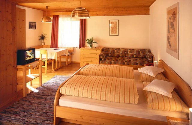 Gasthof Kirchsteiger 'Zimmer 9' con vistas al lago, terraza compartida y Wi-Fi