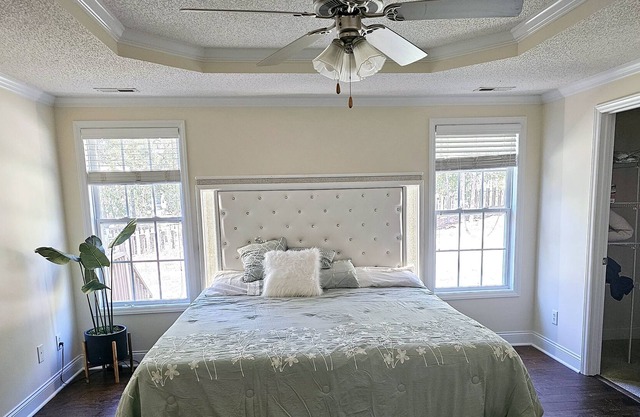 Gated community Home! Golf course & more