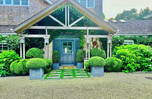 Gated Estate in SH 8 bedrooms, 9 bath gorgeous 2.5 acre on water w dock.
