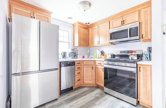 Gates Circle 2 Bedroom Newly Renovated Haven