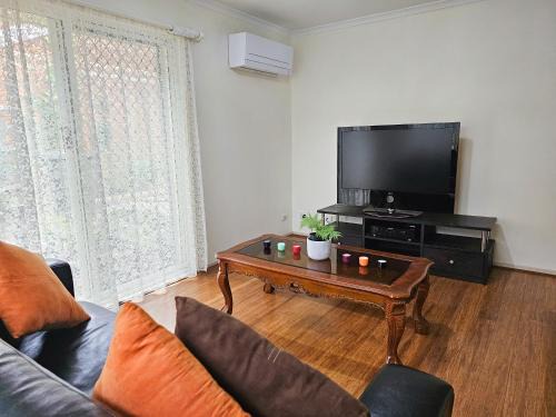 Gateway to Chadstone - 3BR Townhouse