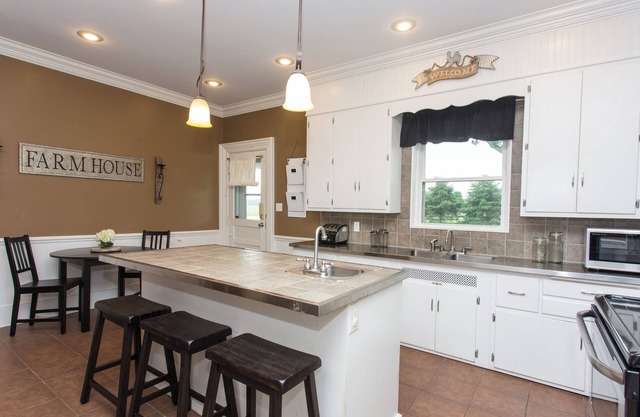 Nuevo patio con bañera de hidromasaje, hermoso SW Michigan, ND Games, Wine / Microbrew Trail