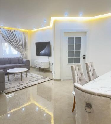 Gather 'n' Gab Gateway family apartment