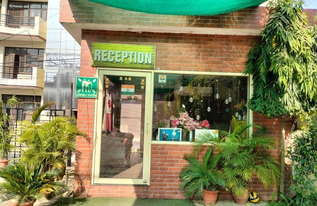 GAURAV RESORTS AND APARTMENT