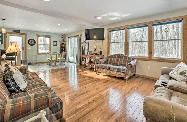 Gaylord Cottage w/ Patio, 1 Mi to Skiing!