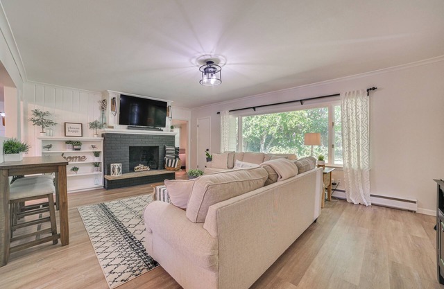 Gaylord Family Home: Walk to Shops & Restaurants!