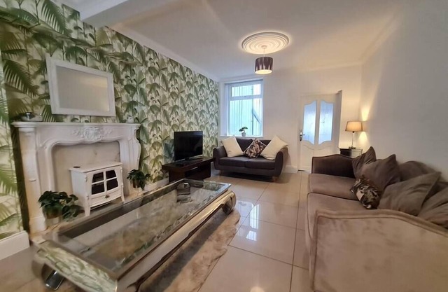 Stylish & comfortable 4 bedroom home with patio