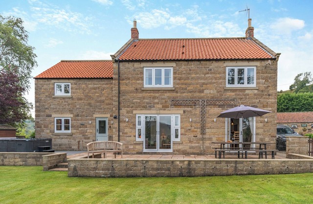 4 bedroom accommodation in Rosedale East, near Pickering