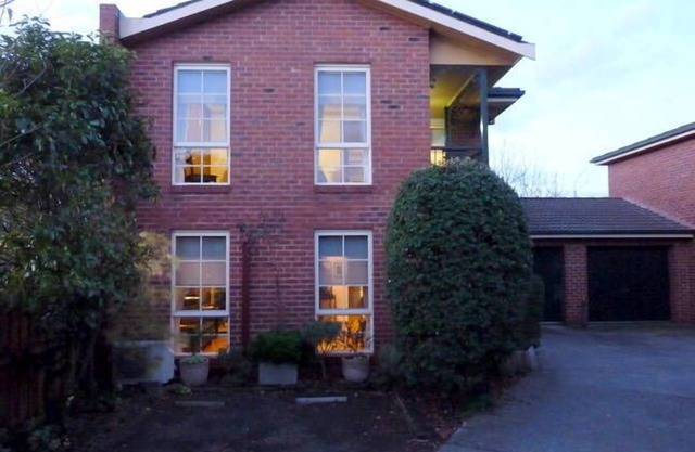 Geelong CBD Sea Wolf Cottage por la bahía