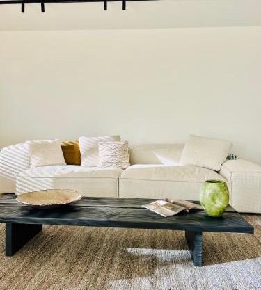 Gelijkvloers appartement met prive parking