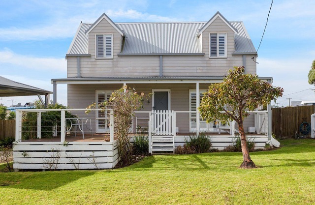 Gellibrand Cottage in Coronet Bay