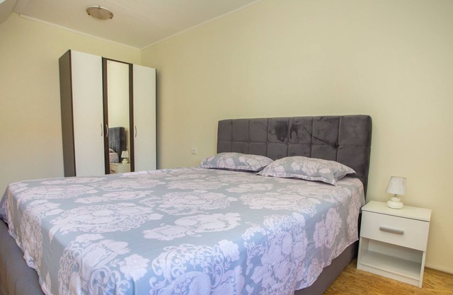 Gemütliche Familienwohnung Unweit der Stadt Poreč, dem Meer und den Stränden
