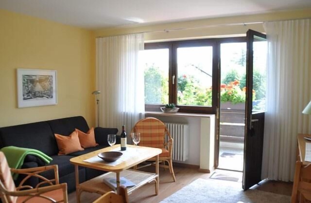 Acogedor apartamento (52sqm) para dos personas. Tumbonas en el jardín.