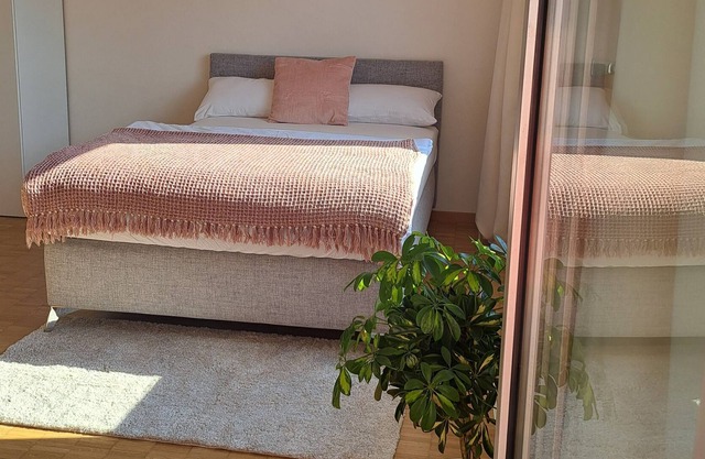 Gemütliche Sonnige Ferienwohnung mit Ausblick, Nahe Bodensee