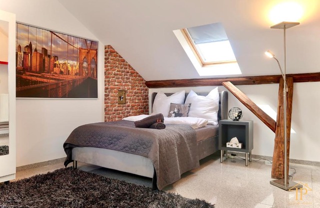 Gemütliche, zentrale und schöne Loft Wohnung im Dachgeschoss
